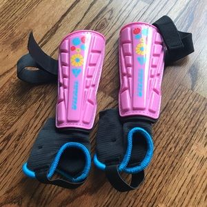 NWT girls pink floral soccer shin guards size XS